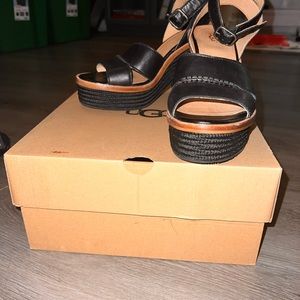UGG W Carine (black)